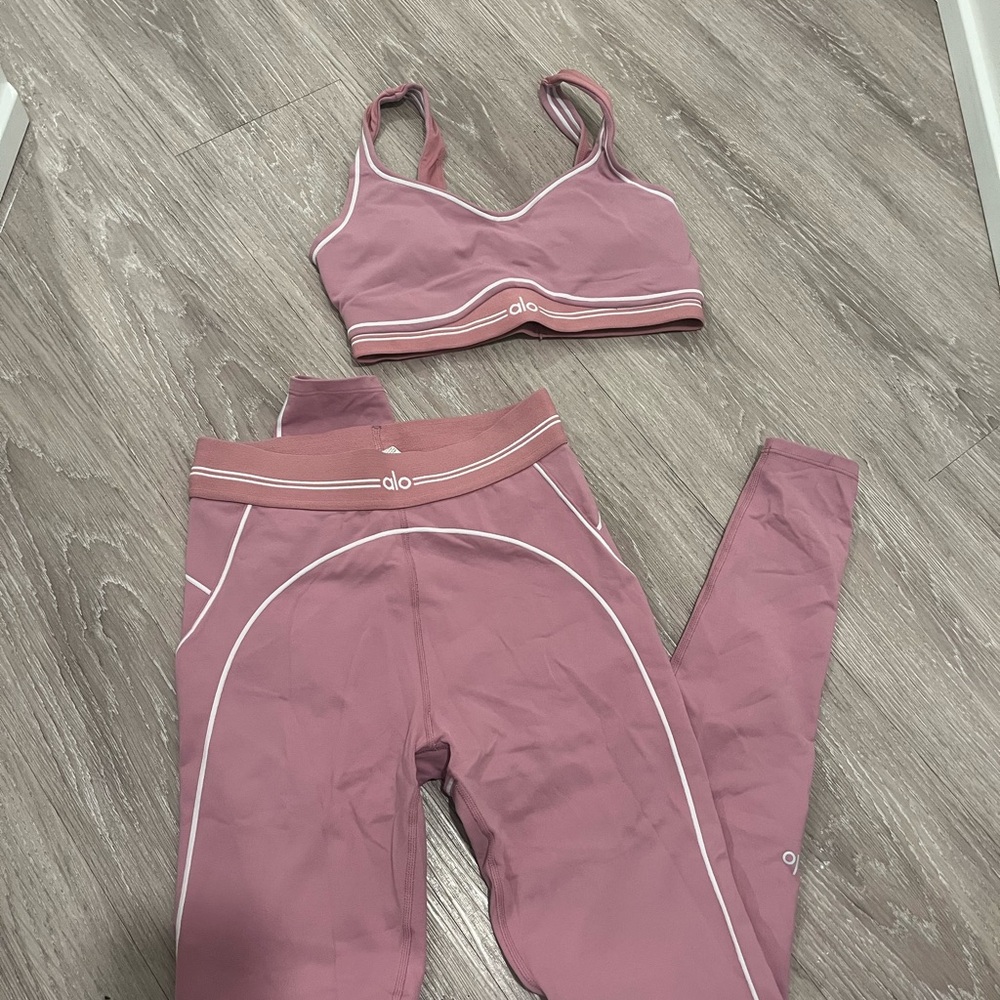 ALO Yoga Dusty Pink Women's Set - Picture 2 of 4